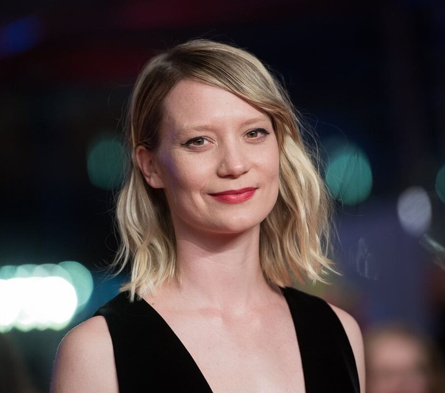 Mia Wasikowska Height Weight Age And Body Statistics Biography ...